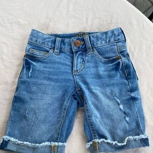 Destructed girlfriend Bermuda shorts
